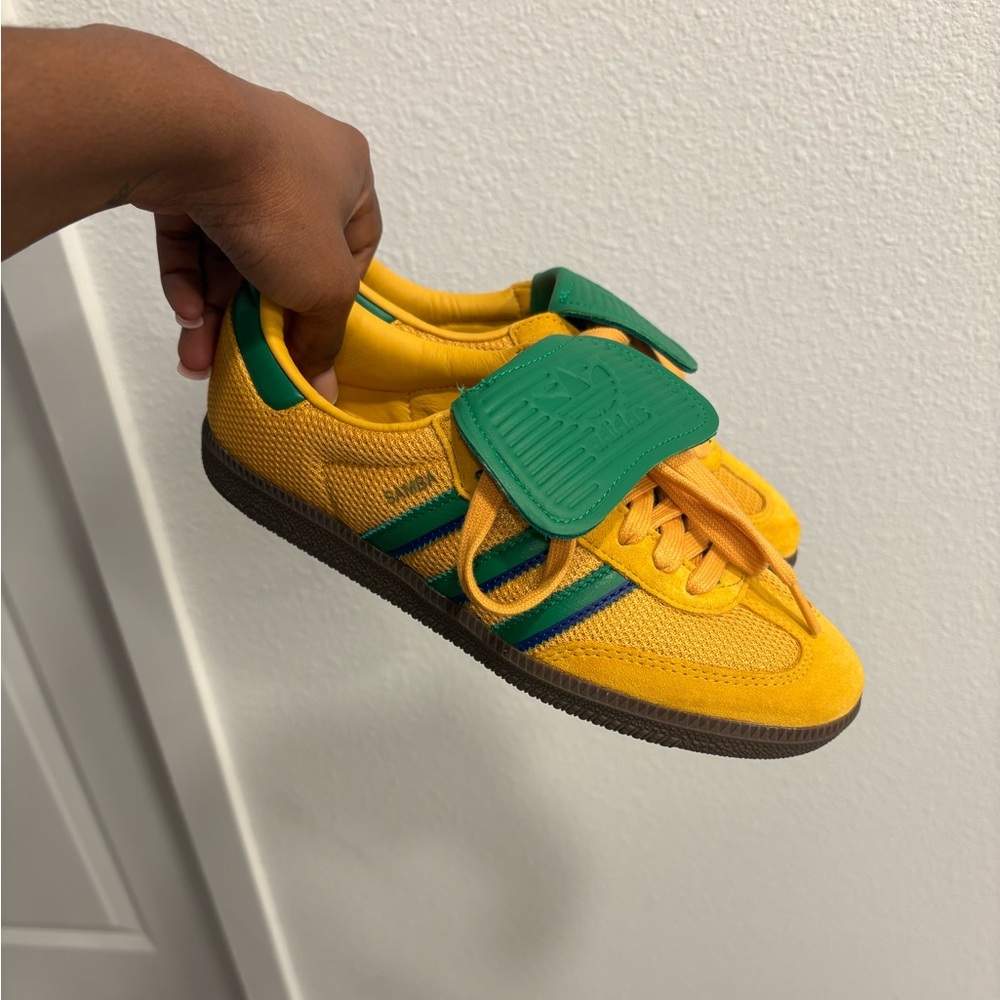 *NEW* 5.5M Adidas Samba Long Tongue Yellow/Green